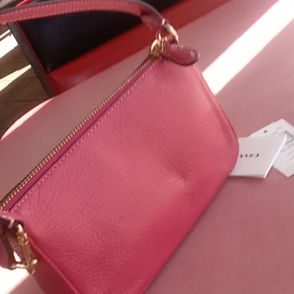 NWT Spring Easter Coach Carriage Strawberry Haze Leather Handbag Wristlet - Picture 6 of 16